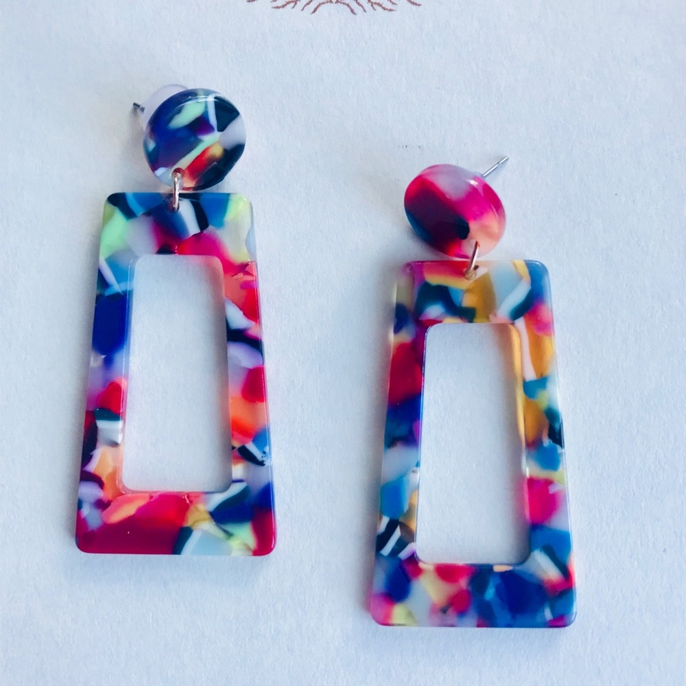 ✨Host Pick✨ New Vintage Look Rainbow 🌈  Earrings - Picture 3 of 4